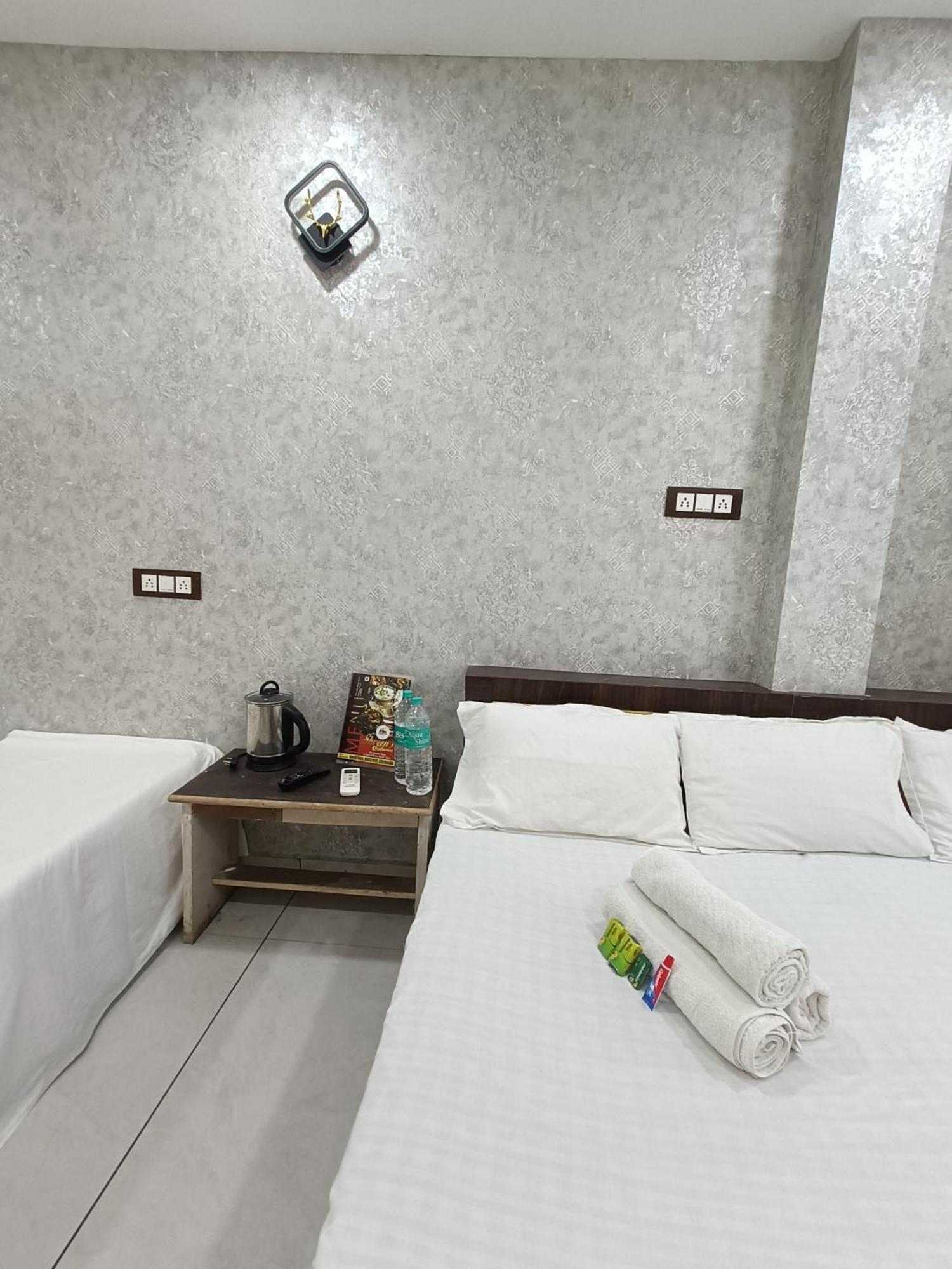 Ginger Hotels Ujjain Tower Kshipra Inn-Family Stay Airconditioned Hotel Экстерьер фото